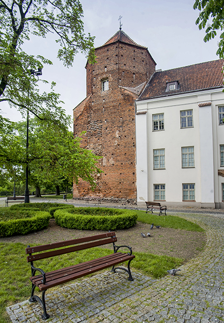 Szlak gotyku ceglanego. Relikty zamku i dawne Opactwo Benedyktynów